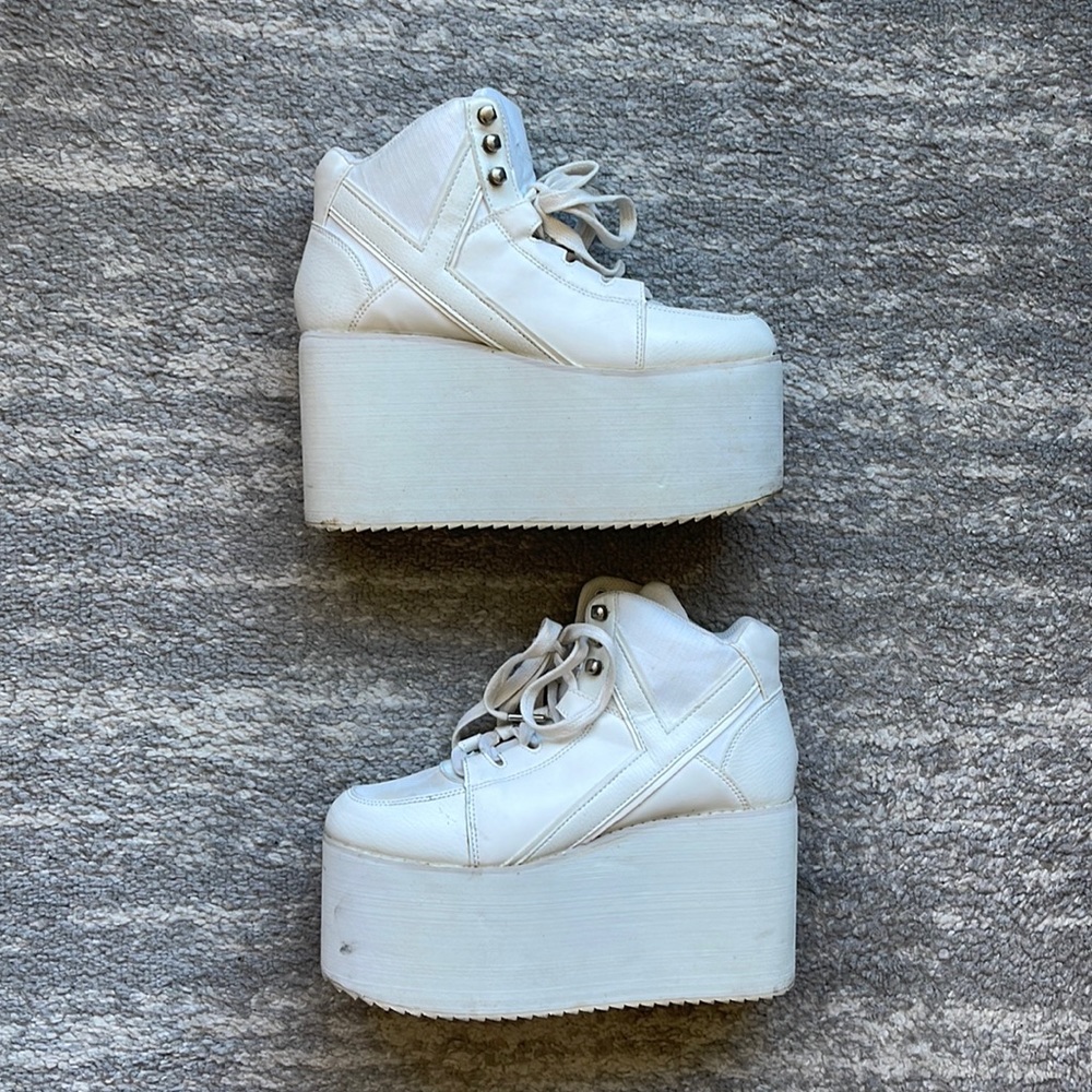 YRU Qozmo Platform Sneakers